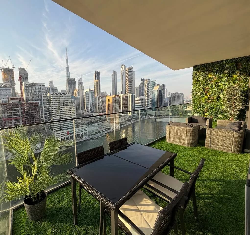 Luxury 2BR, Burj & Canal View